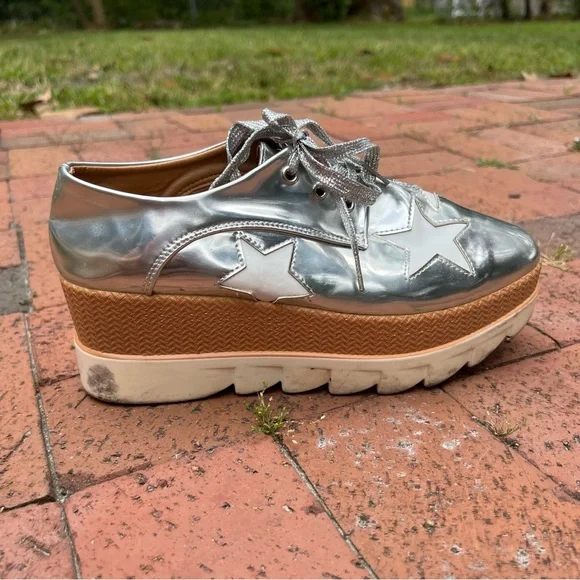 Qupid Silver Star Platform Sneakers - Picture 6 of 16